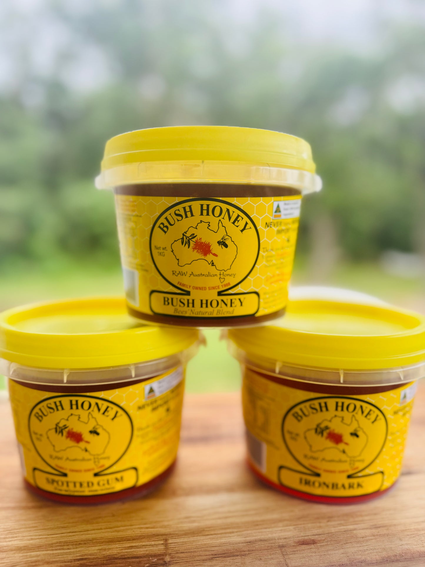 A variety of 1kg tub‘s of Bush honey